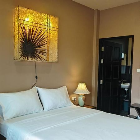 Hoh Guesthouse Chiang Mai Exterior photo