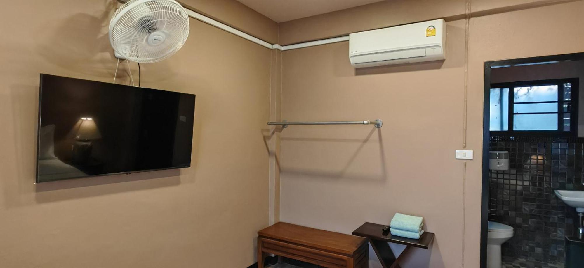 Hoh Guesthouse Chiang Mai Exterior photo